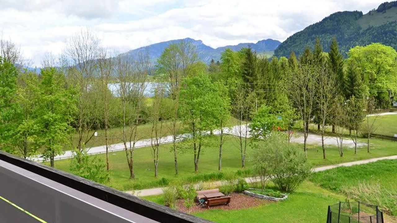Ausblick Südbalkon auf den Garten Ausblick Südbalkon auf den Garten